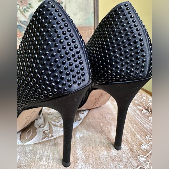 EUC Vince Camuto Imagine Line; “Ossie” d’Orsay Style Black Studded Heels Size 6 - Picture 7 of 14